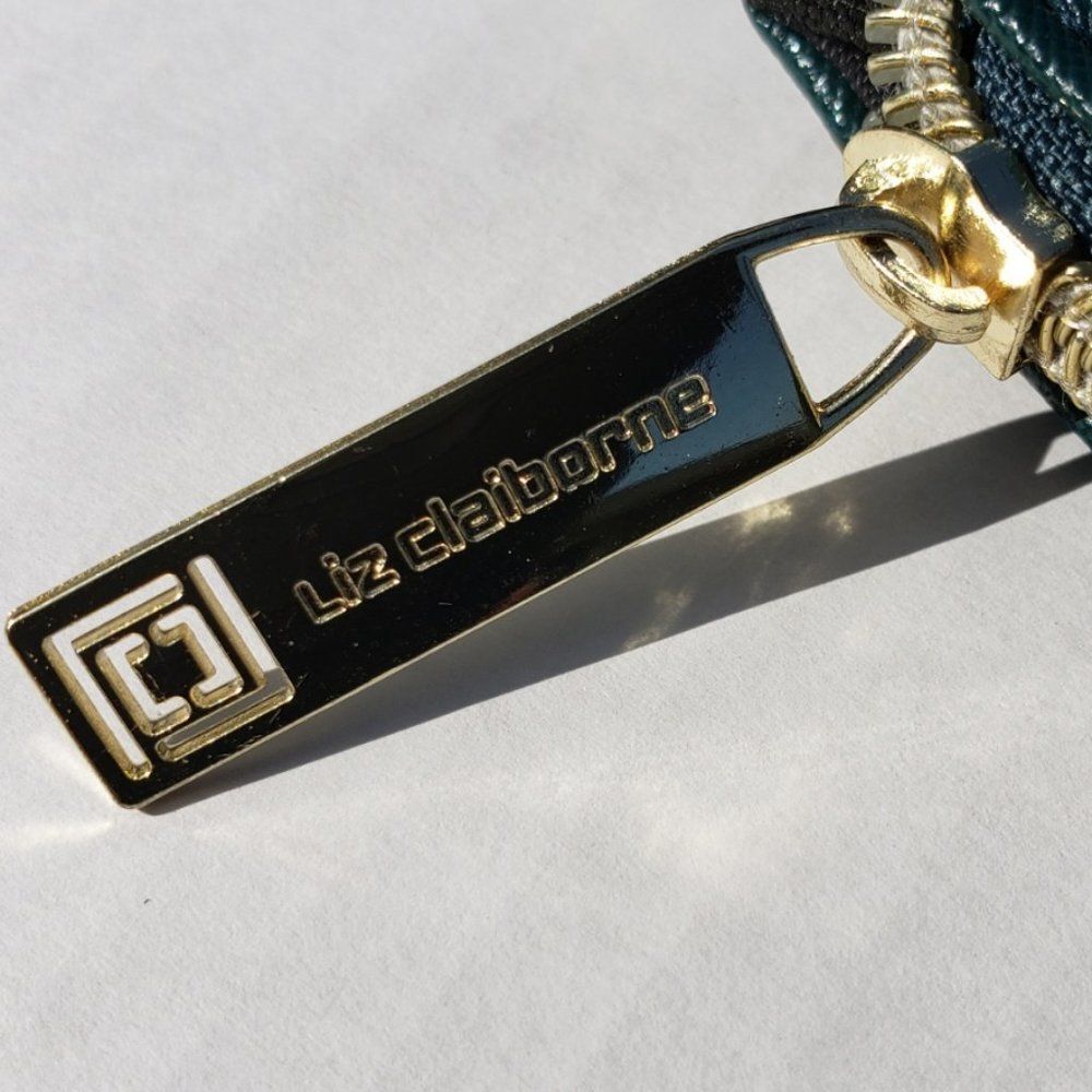 NWT Liz Claiborne Phone Charging Wallet - Picture 13 of 14